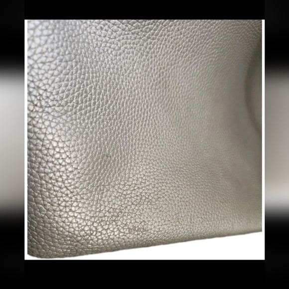 Tory Burch Silver Metallic Pebbled Leather Perry Large Tote Bag - Picture 15 of 16